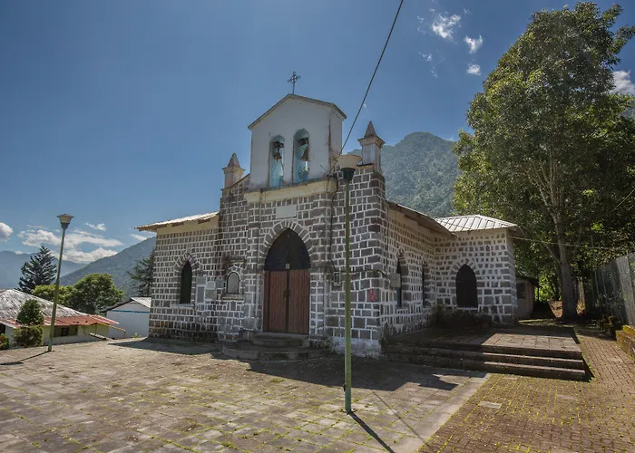 Niebli Historical Farm And Lodge At Pululahua Volcano